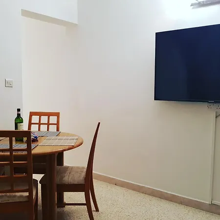 Sunshine Court 8