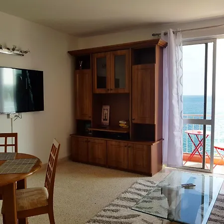 Sunshine Court 8 *